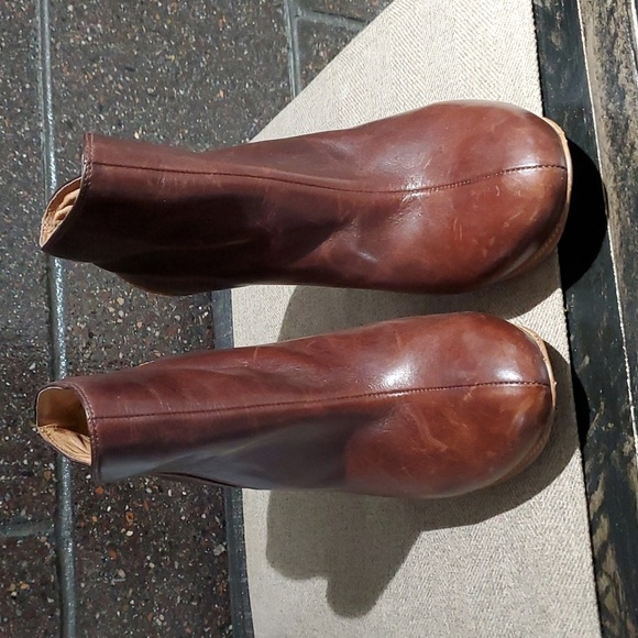 VINTAGE RETRO FOSSIL ALLISON BROWN TWO TONE HEELED BOOTS SIZE 8.5 LEATHER - Picture 4 of 15